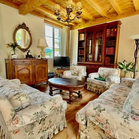 펜션 Le Castel D'airial -